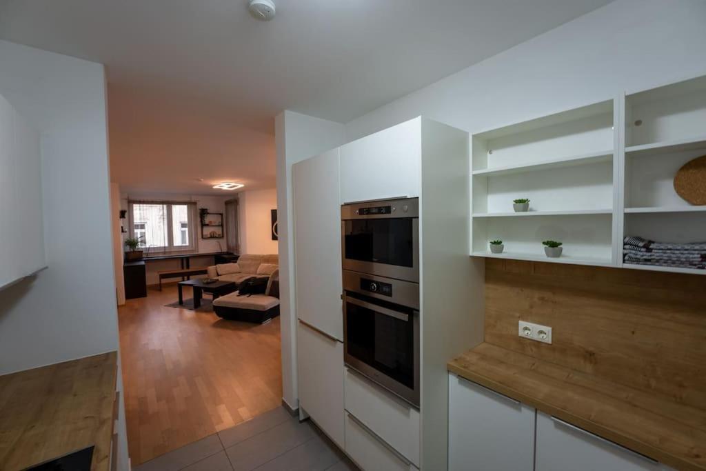 Huge Flat With Terrace & Parking And 3 Bed Apartamento *