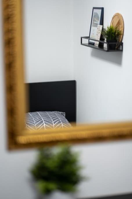 Huge Flat With Terrace & Parking And 3 Bed Viena