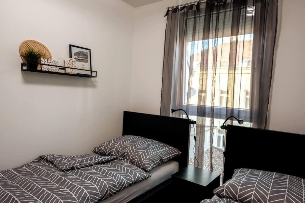 Apartamento Huge Flat With Terrace & Parking And 3 Bed *