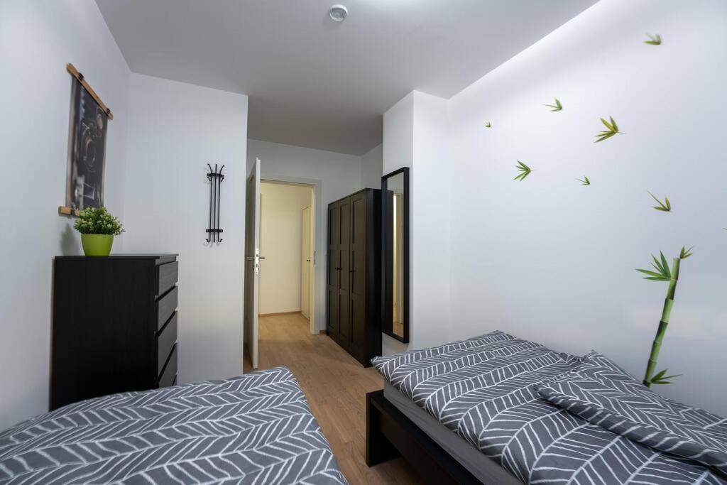 Apartamento Huge Flat With Terrace & Parking And 3 Bed