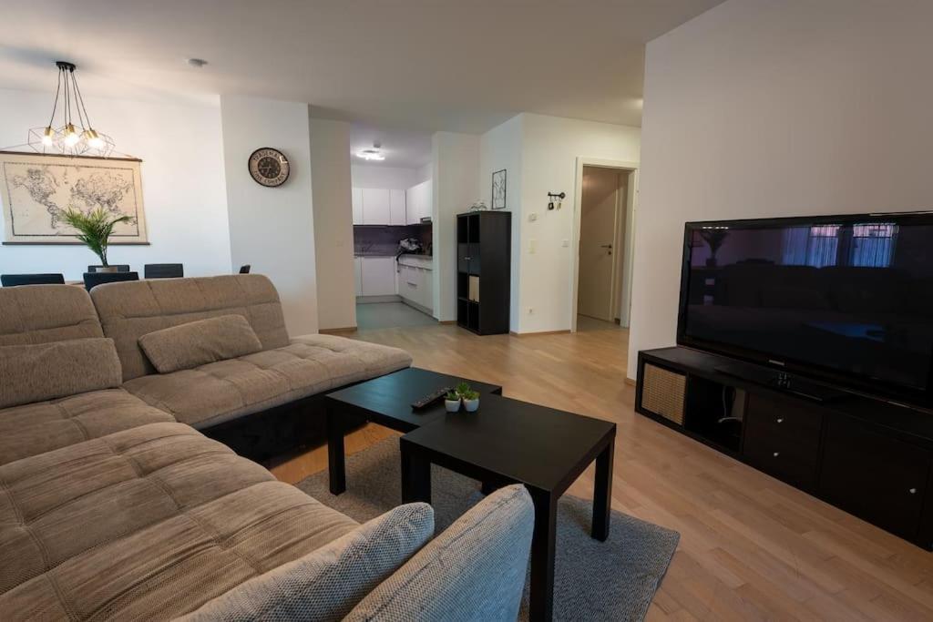 Huge Flat With Terrace & Parking And 3 Bed Apartamento *
