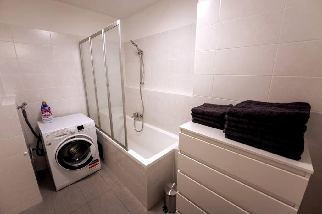 Huge Flat With Terrace & Parking And 3 Bed Apartamento *
