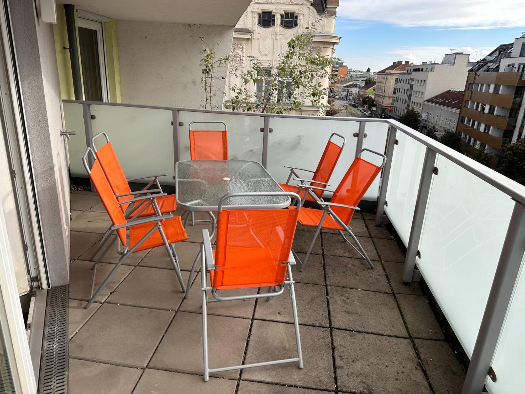 Huge Flat With Terrace & Parking And 3 Bed * Viena